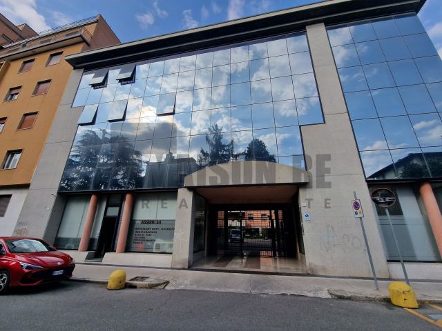 Büro zu vermieten in Brescia